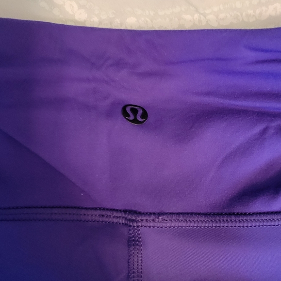Lululemon crop, almost ultraviolet in color - Picture 4 of 4